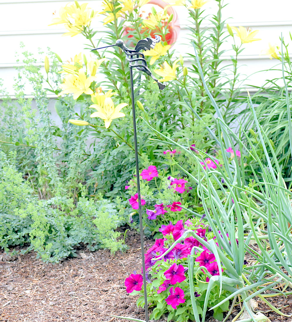 Wrought Iron Hummingbird on a 4' Stake